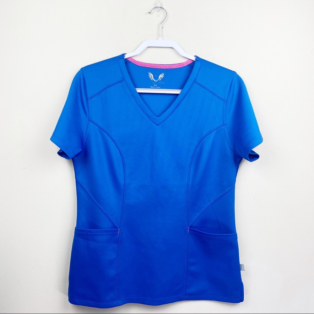 SMITTEN SCRUB TOP SIZE MEDIUM